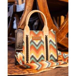 NEW WRANGLER southwestern pattern concealed carry wide tote in blk